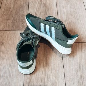 Adidas green shoes size 6.5